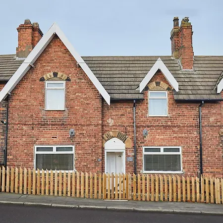 Holiday home Host & - The Railway Saltburn-by-the-Sea